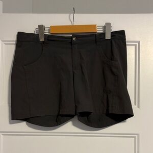 Patagonia Women's charcoal green  Shorts